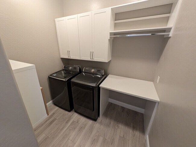 Building Photo - 4535 Herbert River Ave