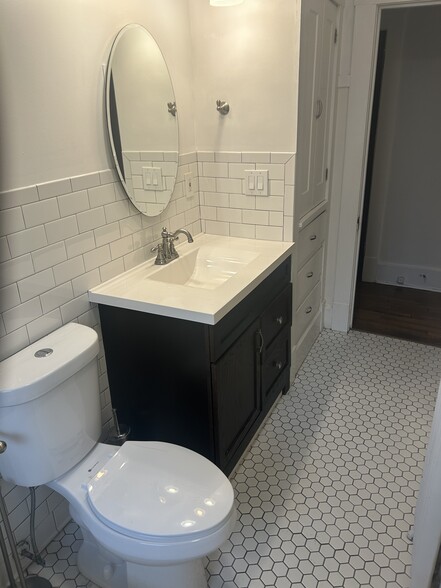 Full Bathroom - 10310 Clifton Blvd