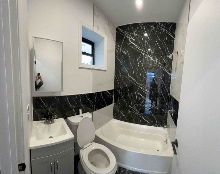 Building Photo - 2616 Avenue D