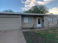 Building Photo - COMING SOON--3 Bedroom 2 Bath Home in Benb...