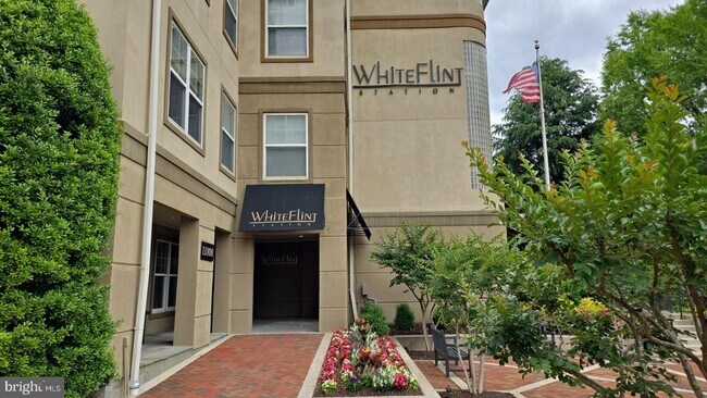 Building Photo - 11800 Old Georgetown Rd