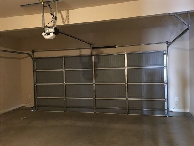 Building Photo - 5740 Rialto Way