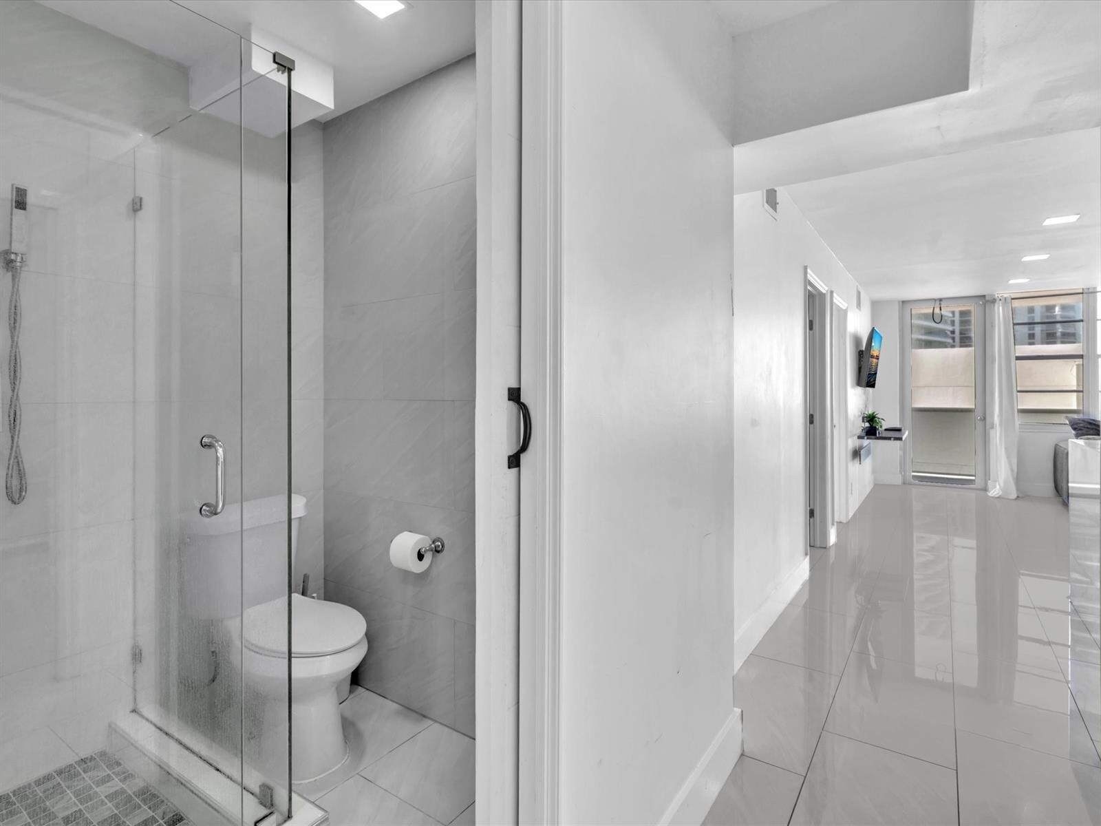 Building Photo - 3725 S Ocean Dr