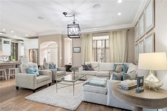 Building Photo - 993 8th St S