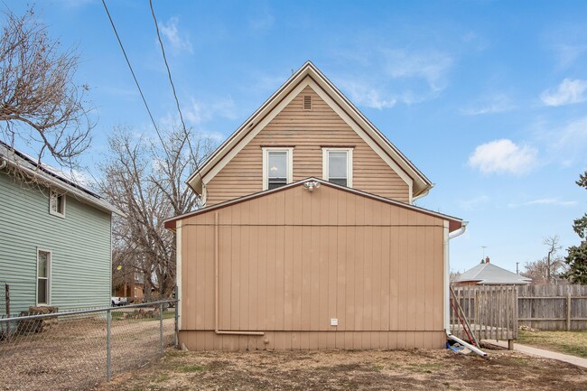 Building Photo - 1225 4th St