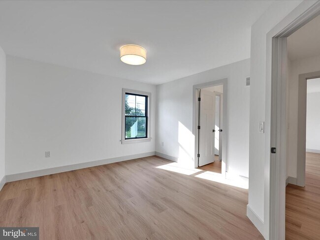 Building Photo - 4 Bed 3.5 Bath Brand New Custom Home in East Petersburg