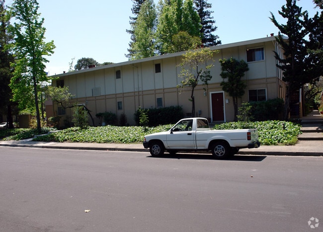 Building Photo - Los Gatos Apartments