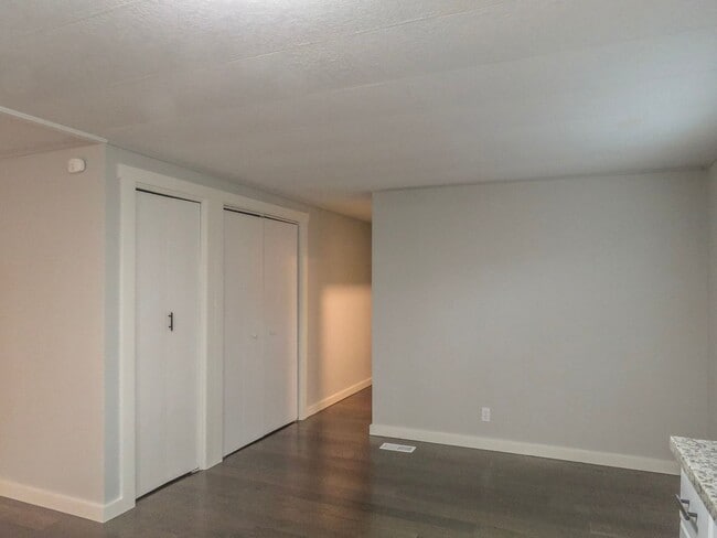 Building Photo - Century Meadows Home Available Now- Aurora