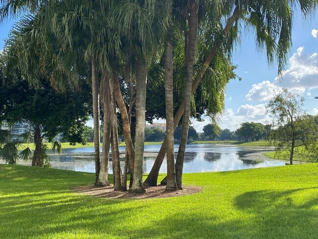 Building Photo - 3051 N Course Dr