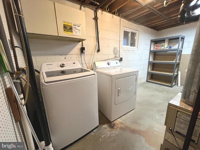 Building Photo - 14915 Daytona Ct