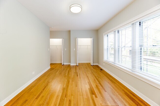 Building Photo - 3521-29 N. Broadway