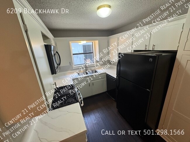 Building Photo - 6209 Blackhawk Dr