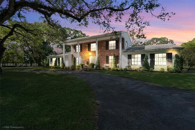 Building Photo - 10700 Old Cutler Rd