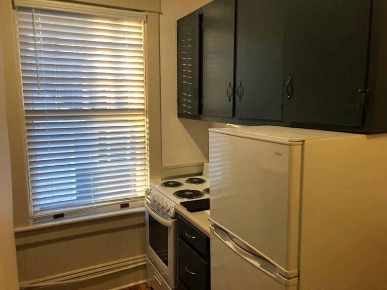 Building Photo - 1212 Brookstown Ave