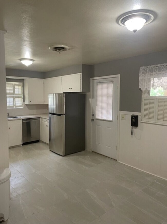 Building Photo - Remodeled Anderson Island Home