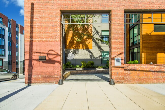 Building Photo - 815 Tennessee St