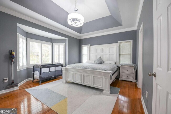 Building Photo - 304 Bridle Path