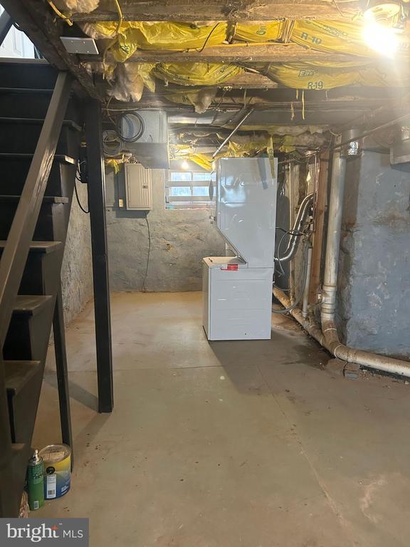 Building Photo - 2736 N Croskey St