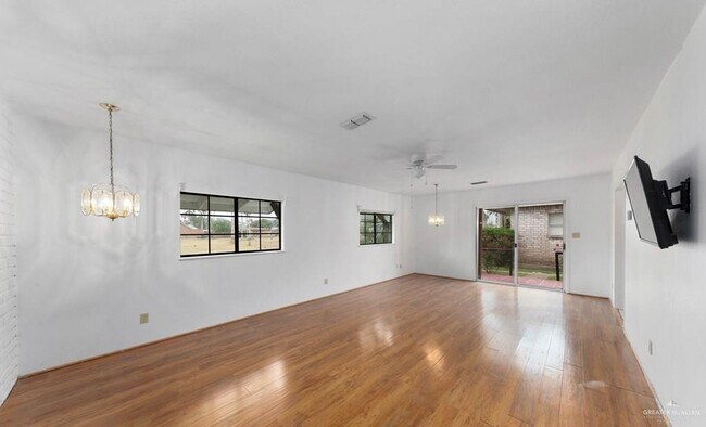 Building Photo - 16 McFadden Dr