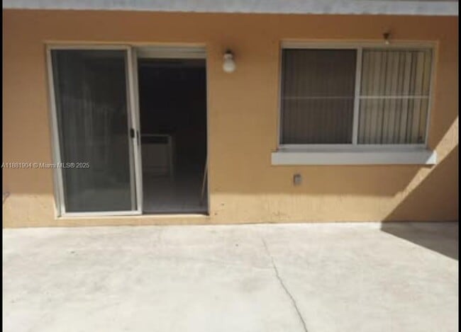 Building Photo - 1146 NW 126th Ct