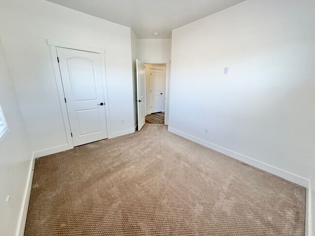 Building Photo - 1794 E Sunshine Trl
