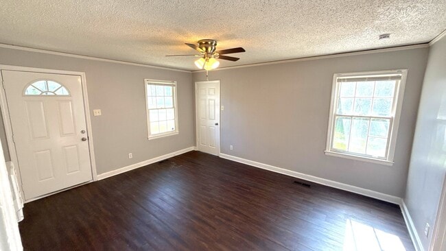 Building Photo - 1937 N Graham St