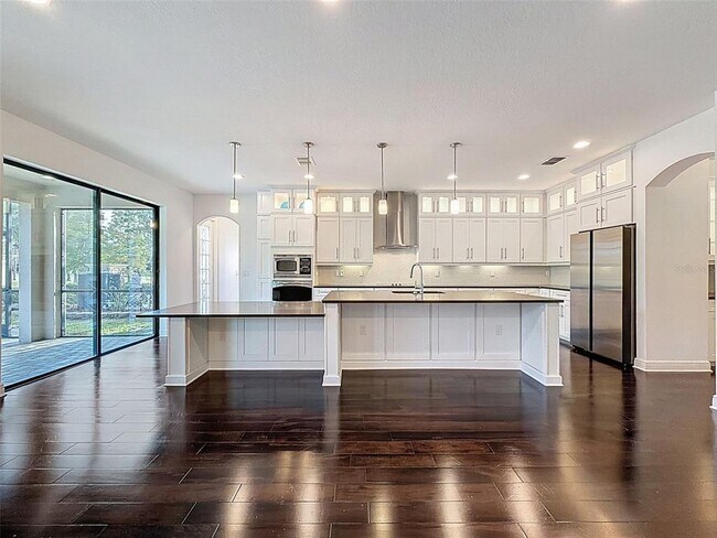 Building Photo - 10701 Laurel Vista Way