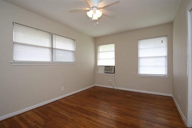 Building Photo - 8807 Timberside Dr