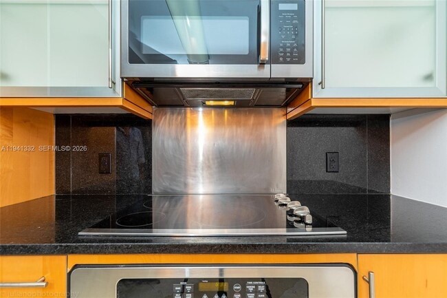 Building Photo - 6365 Collins Ave