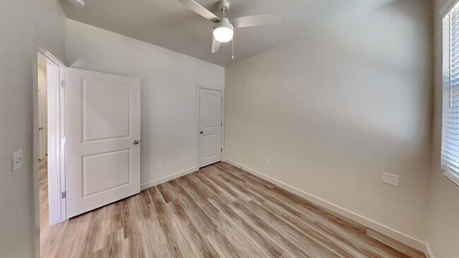 Building Photo - Luxury 3 Bedroom 2 Bathroom Duplex in Bethany, Ok- Lawn care included-**LEASING SPECIAL**