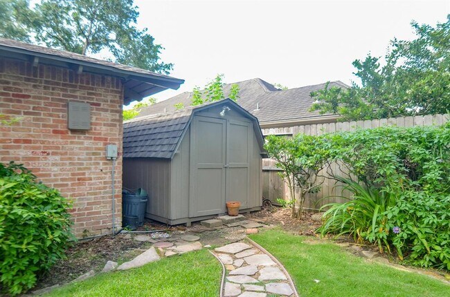 Building Photo - 3015 Bainbridge Ct