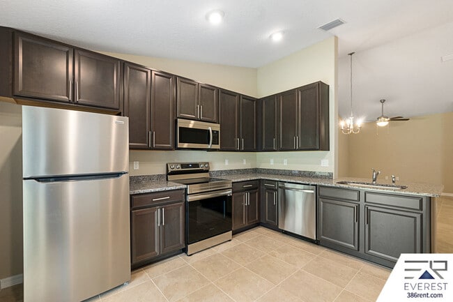 Building Photo - 3 Slumber Path