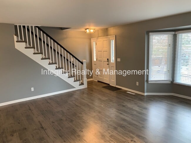 Building Photo - 7565 S Cove Cir