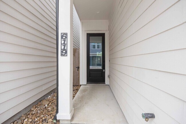 Building Photo - 6119 Campo Vista Dr