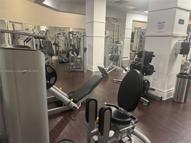 Building Photo - 701 Brickell Key Blvd