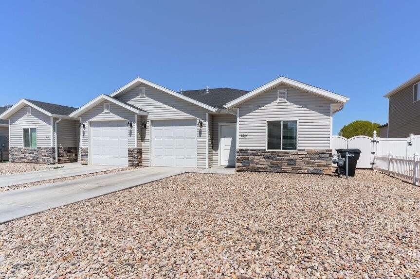 Building Photo - 1896 W Aaron Tippets Rd