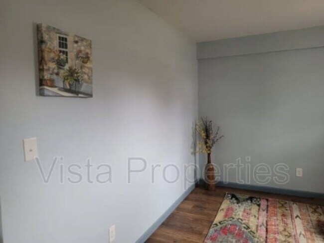 Building Photo - 40216