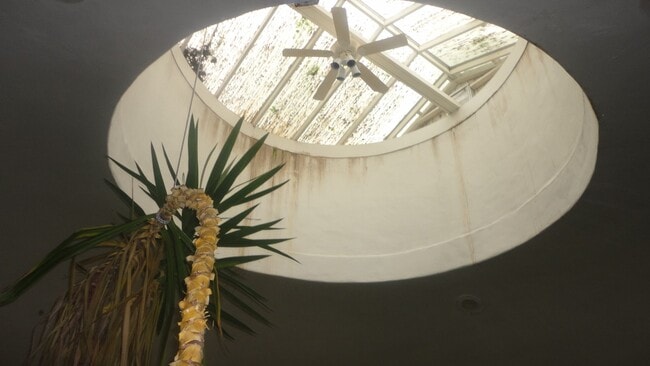 Building Photo - Large Underground House with indoor pool n...