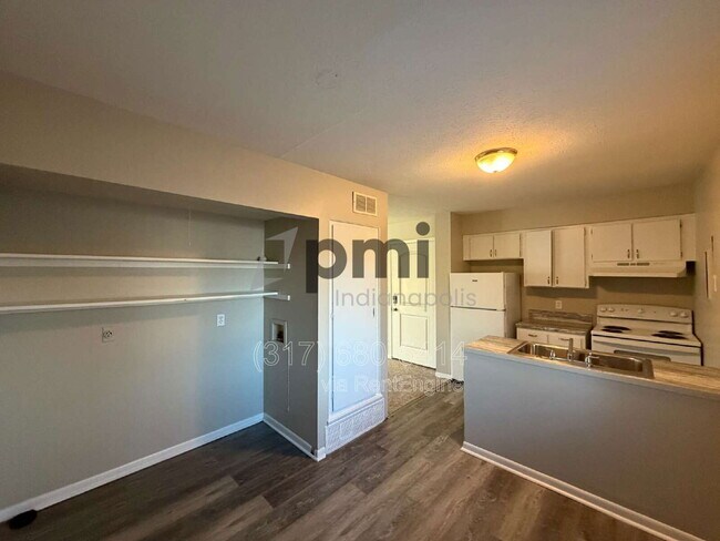 Building Photo - 828 Whitethorne Ave