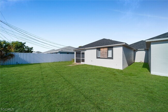 Building Photo - 1044 SE 11th St