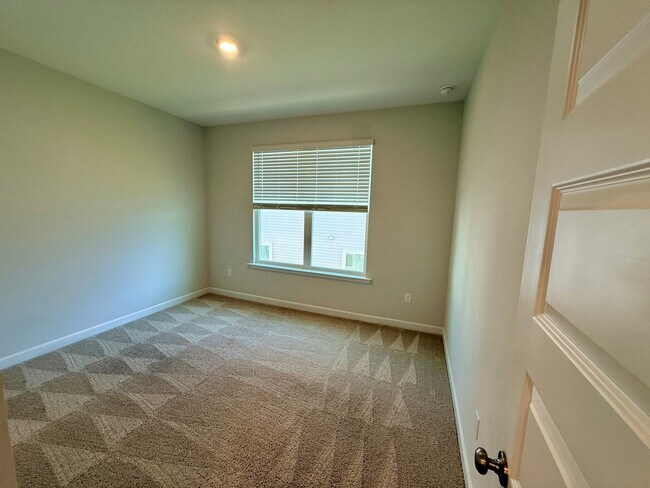Building Photo - Beautiful 3BR Townhome with Garage in Buckhorn Branch – Clayton, NC