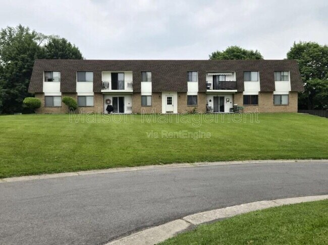 Building Photo - 17 Stenwick Dr