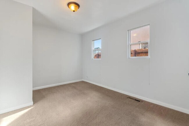 Building Photo - Beautiful home for rent near Sloan's Lake!