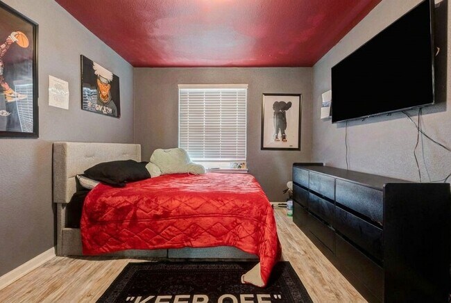 Building Photo - 22127 Roxanne Field Ln