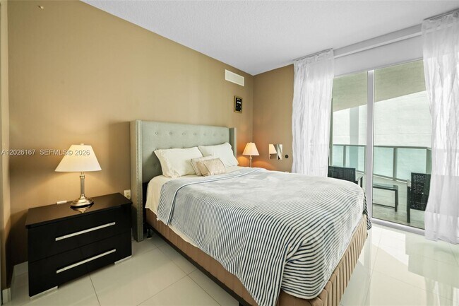 Building Photo - 150 Sunny Isles Blvd