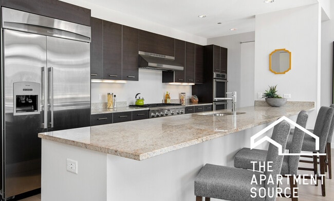 Building Photo - 915 W Huron St