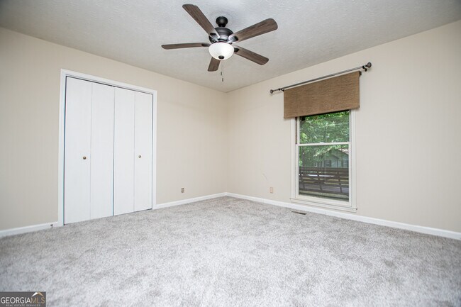 Building Photo - 1499 Stonington Ct