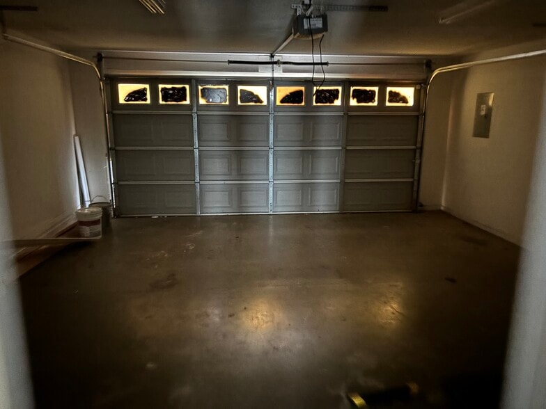 Building Photo - 6359 Gary Moore Ln