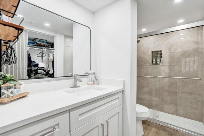 Building Photo - 8137 NW 17th Manor