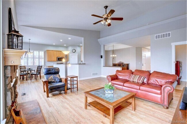 Building Photo - Elegant 4-Bedroom, 3 bathroom Home with Fi...